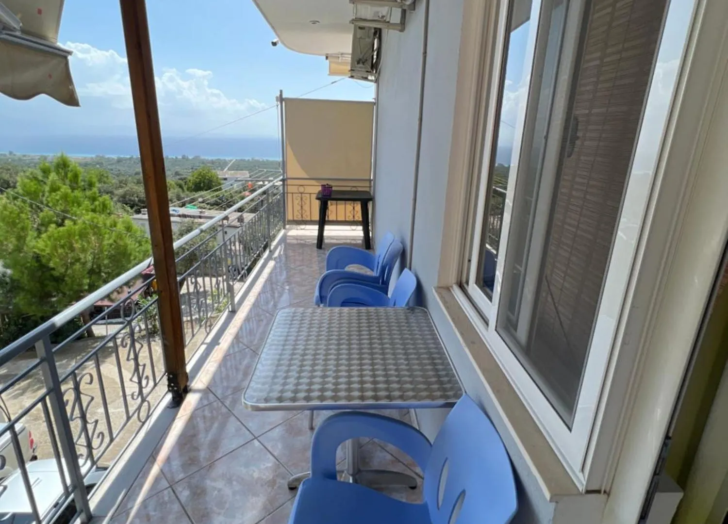Dhoma Plazhi Husi Apartment Borsh