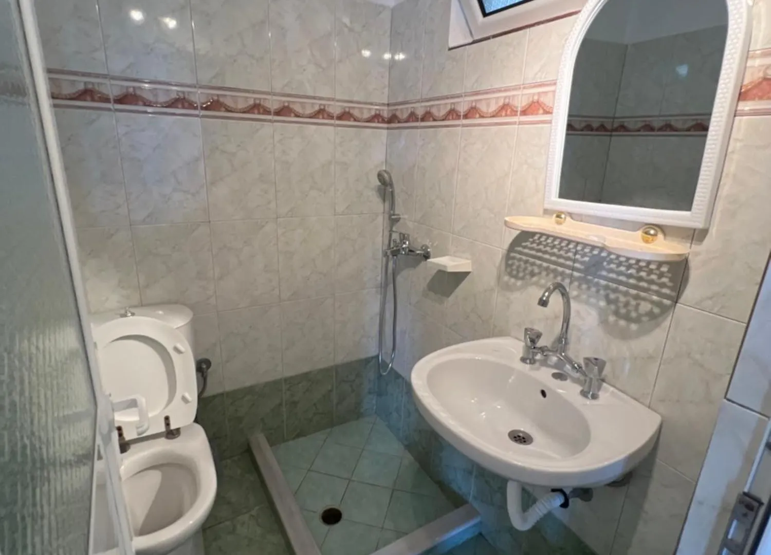 Apartmán Dhoma Plazhi Husi Borsh Ubytování v soukromí